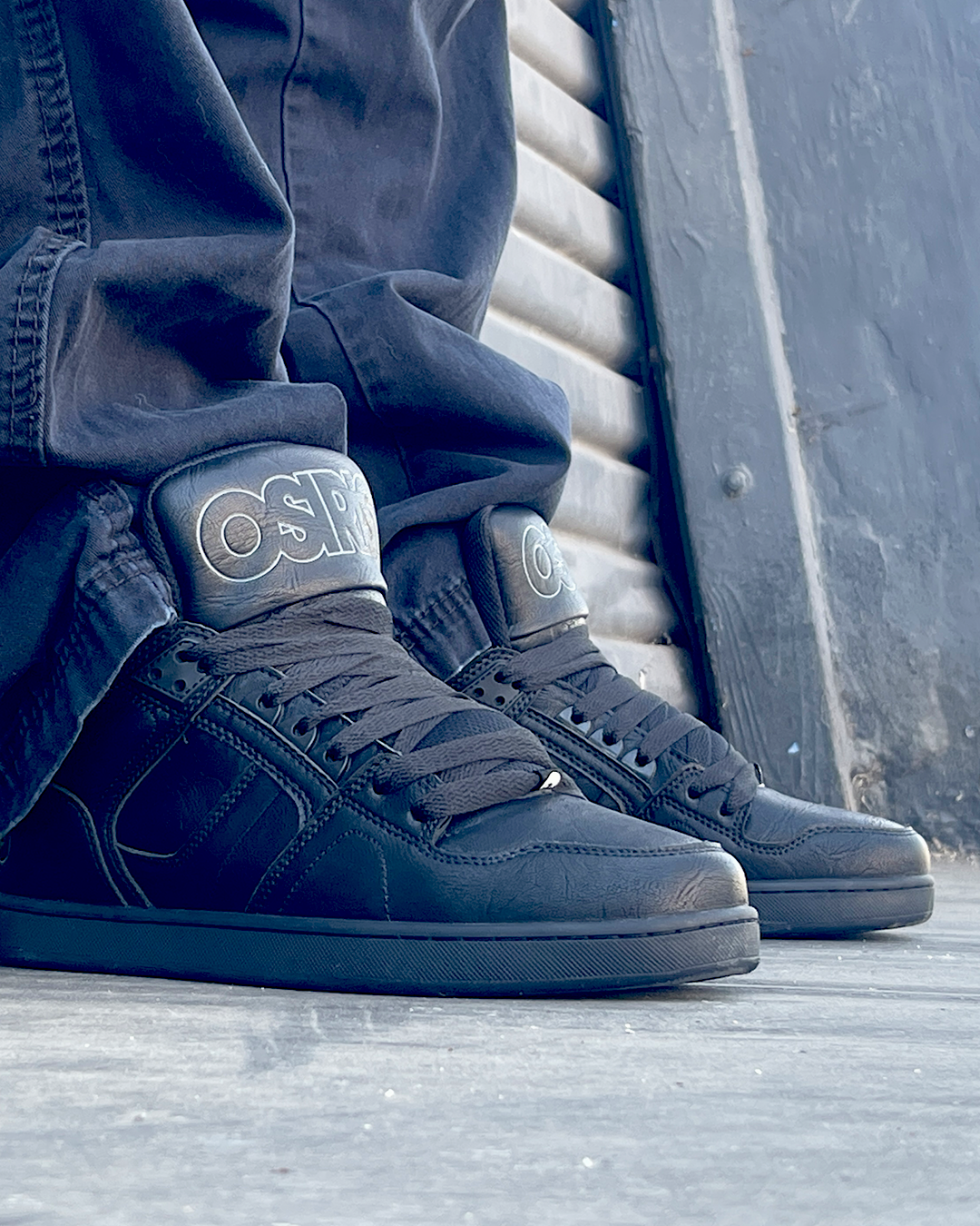 NYC 83 Clk Black/Black/Wrinkle