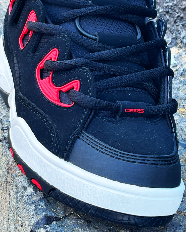 D3 E Black/Charcoal/Red