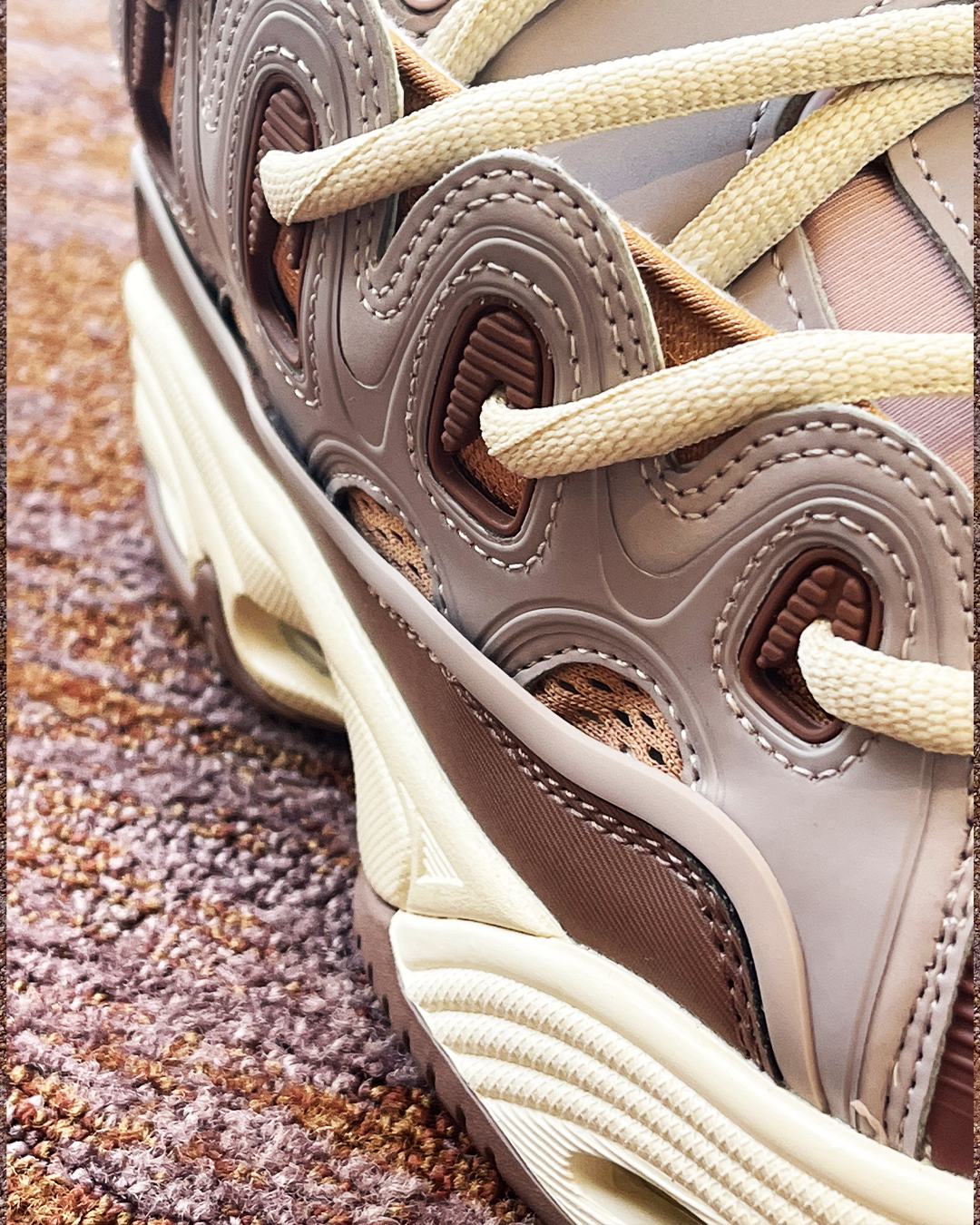 D3 2001 Tan/Plum/Lilac