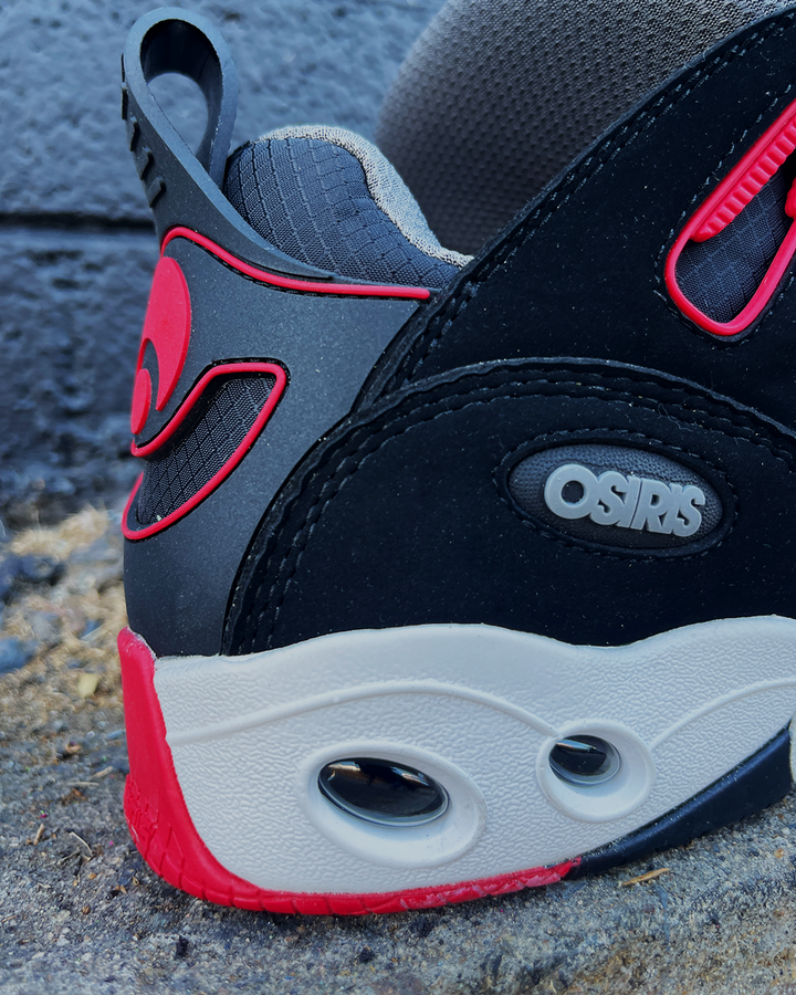 D3 E Black/Charcoal/Red