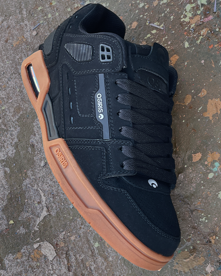 Peril Black/Black/Gum